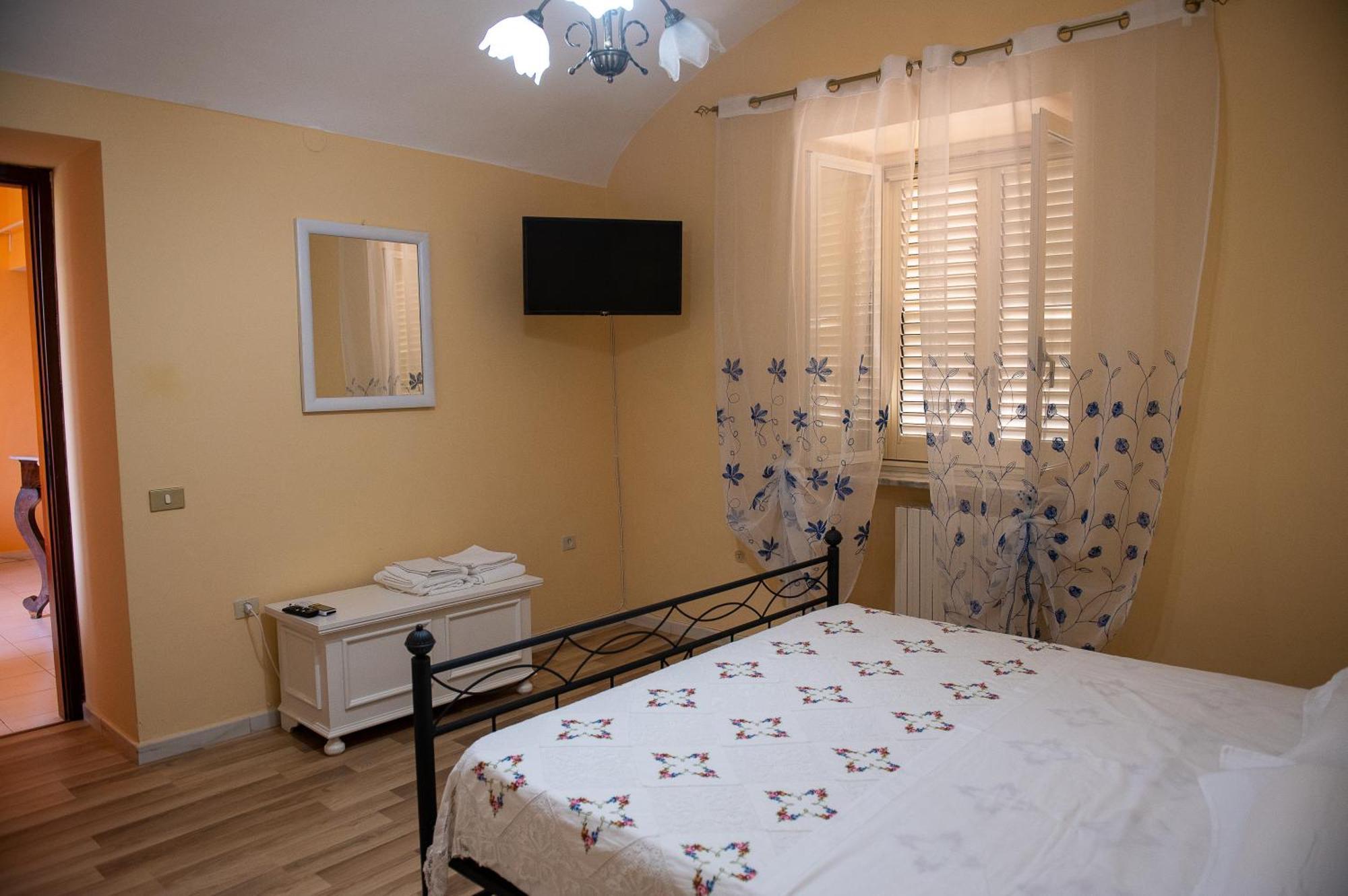 Mandevilla Home Caiazzo Экстерьер фото