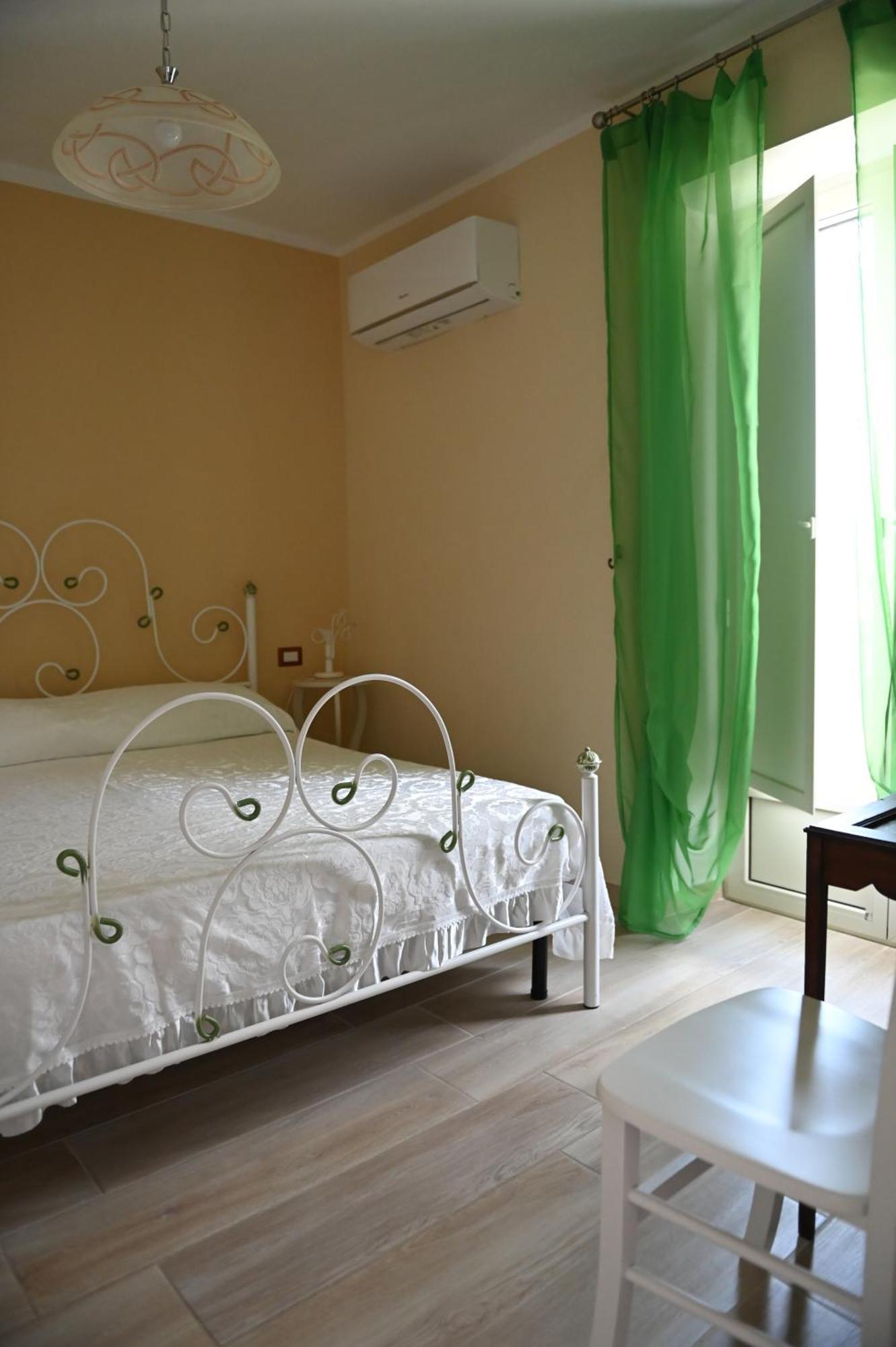 Mandevilla Home Caiazzo Экстерьер фото